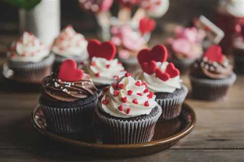 25 Valentine’s Day Cupcakes to Share with Your Loved Ones