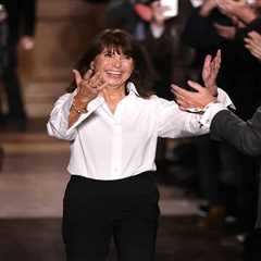 Thrift Stores Are Thriving as Penny-Pinchers Come Running